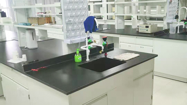 上海交通大學(xué)新建實(shí)驗(yàn)室通風(fēng)柜實(shí)驗(yàn)臺及通風(fēng)系統(tǒng)工程