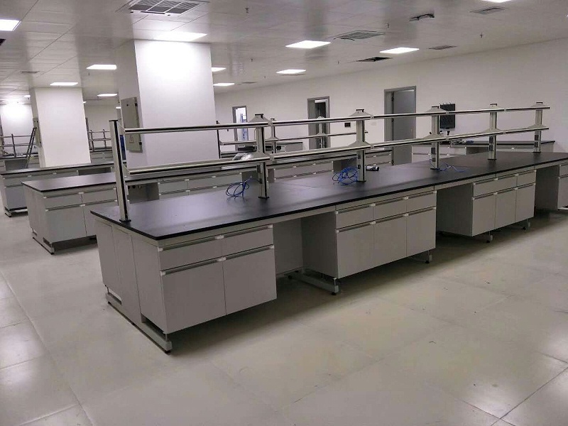 實(shí)驗(yàn)臺